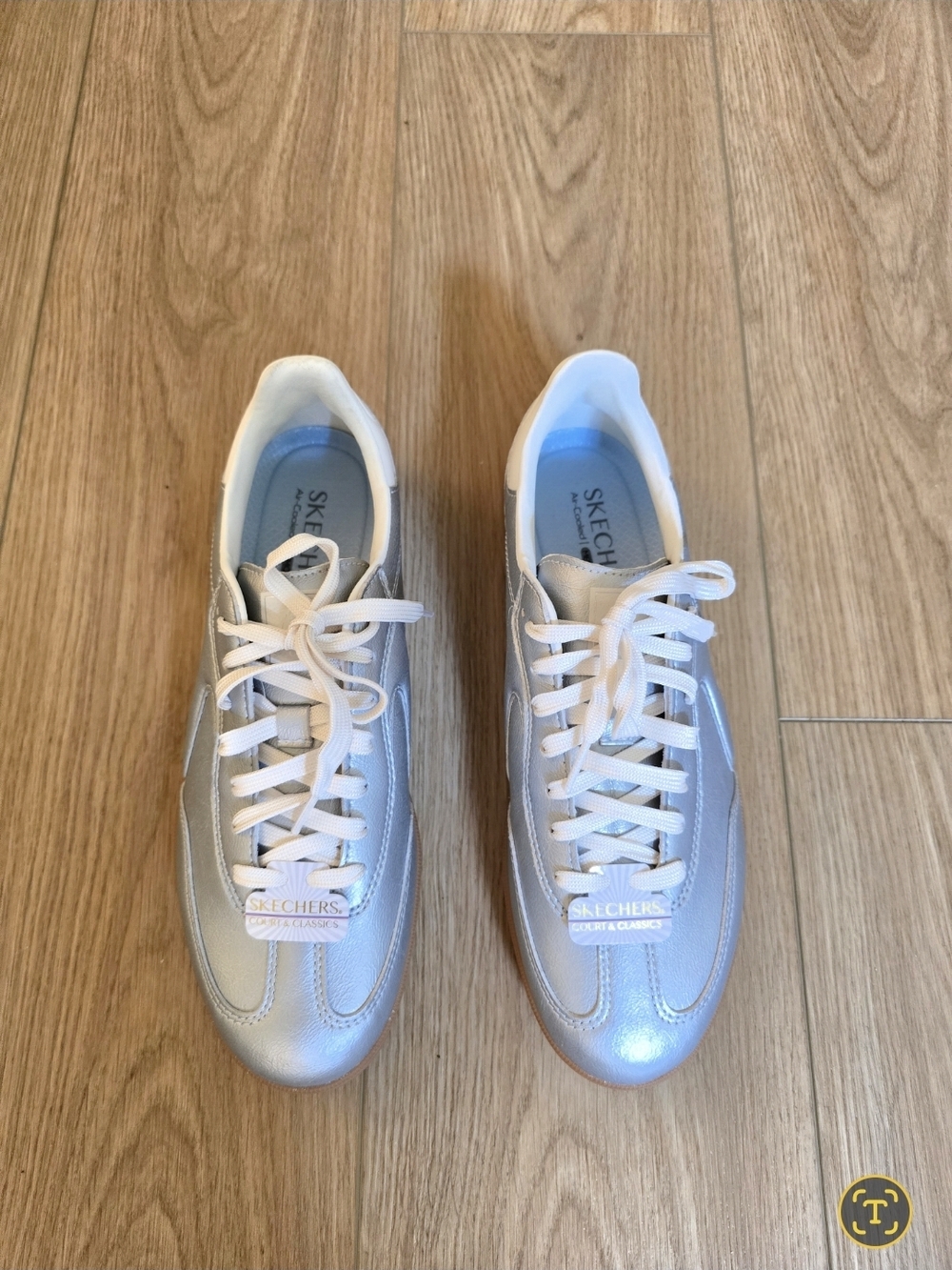 Skechers Hot Shot Silver Metallic Lace-Up Sneakers NWT Size 10